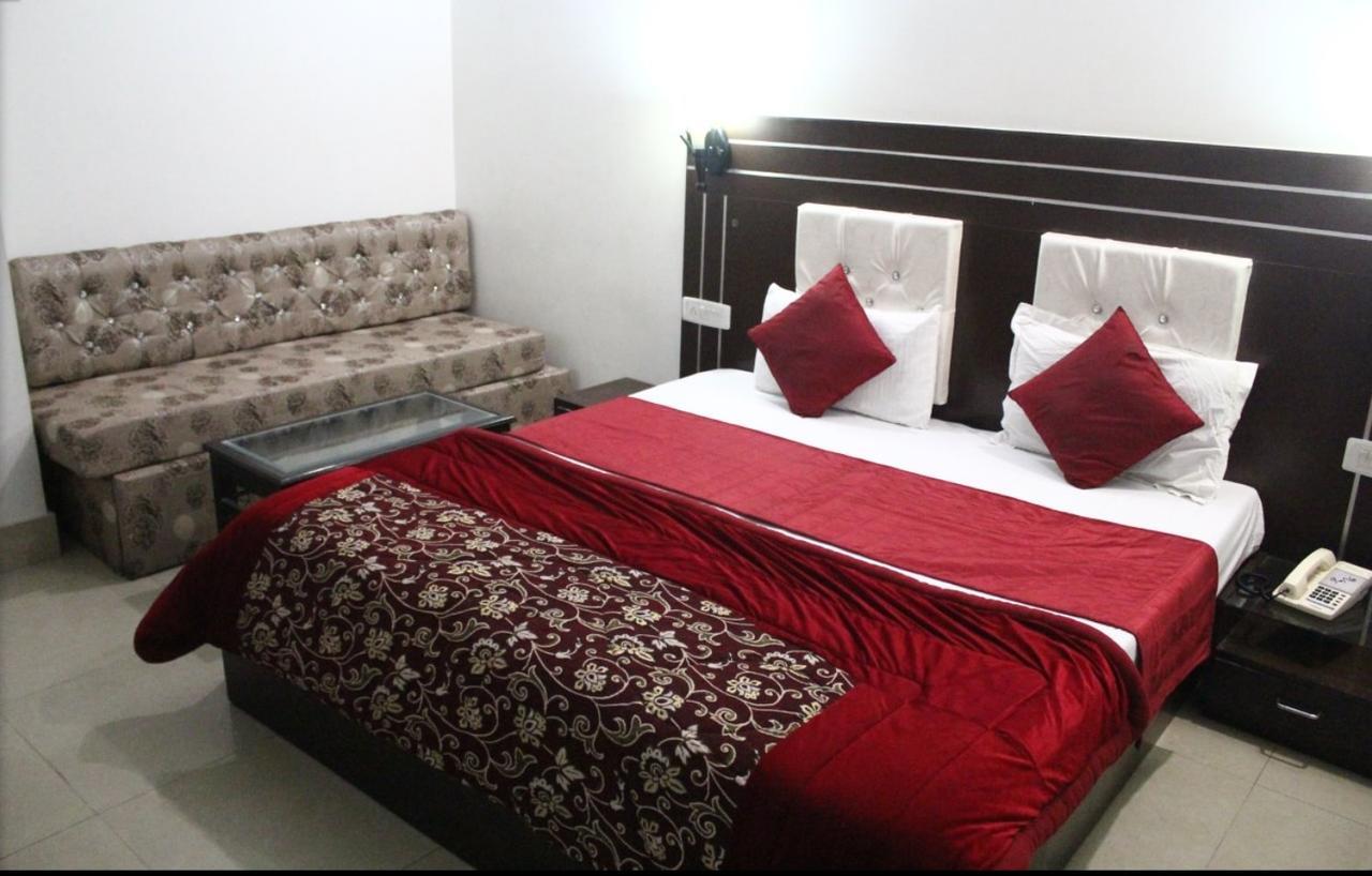 أمريتسار Oyo 16415 Hotel Kishore International المظهر الخارجي الصورة